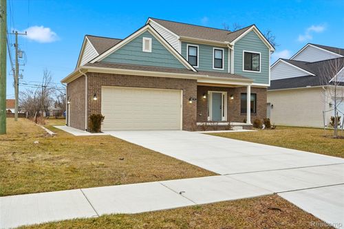 8117 Vermont Ave, Warren, MI, 48093-7217 | Card Image