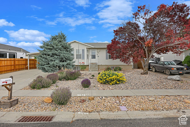 860 , Tremonton, UT 84337