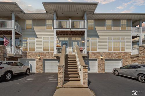 216 Beachwalk Trl, Luna Pier, MI, 48157-9401 | Card Image