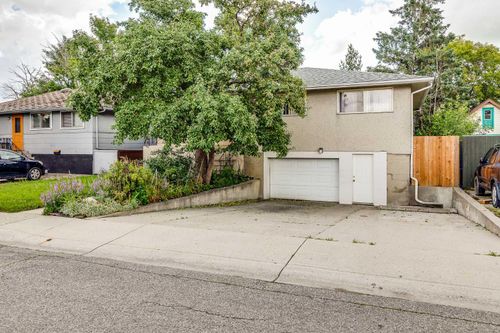 1828 43 St Se, Calgary, AB, T2B1G9 | Card Image