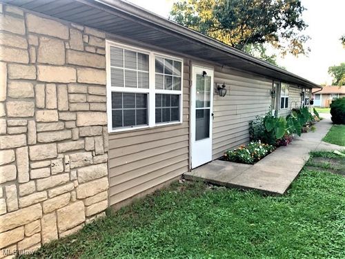 apt-2-1826 Adams Ln, Zanesville, OH, 43701-0607 | Card Image
