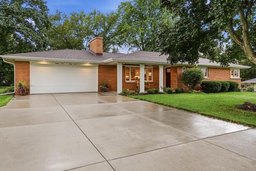 2445 Buena Vista Drive, Brookfield, WI, 53045 | Card Image