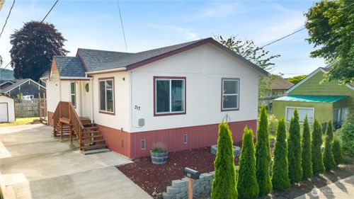 317 M St, Hoquiam, WA, 98550-3216 | Card Image
