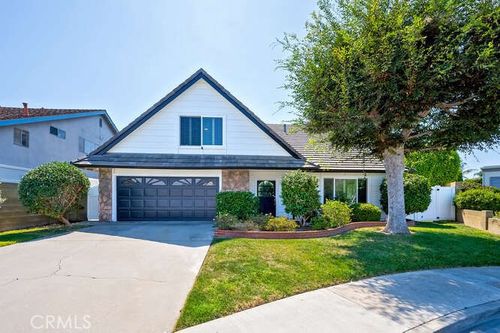 9572 Indian Wells Cir, Huntington Beach, CA, 92646-7577 | Card Image