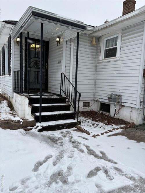 619 E Dartmouth St, Flint, MI, 48505-4341 | Card Image