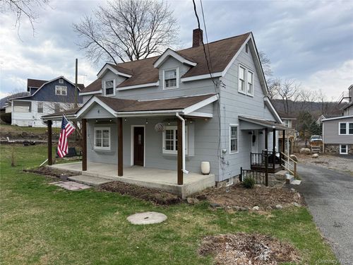 4 St Marks Pl, Fort Montgomery, NY, 10922-7739 | Card Image