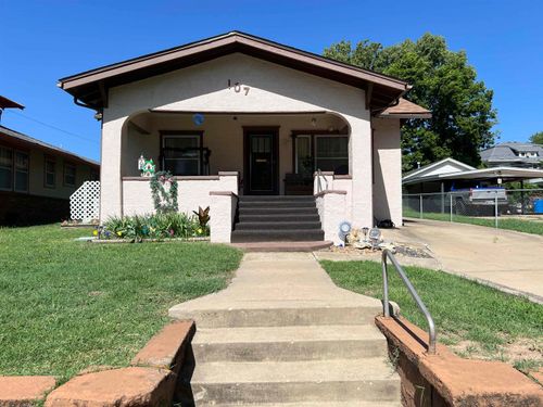 107 N C St, Arkansas City, KS, 67005-2101 | Card Image