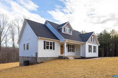 102 Pea Ridge Rd, Stanardsville, VA, 22973-3152 | Card Image