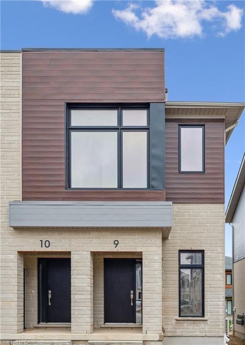 {{alt}} | Card Image