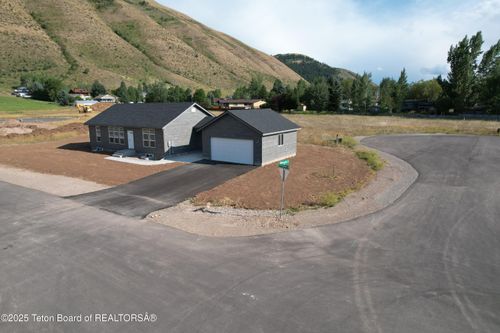 252 Honeybee Ln, Afton, WY, 83110-7722 | Card Image