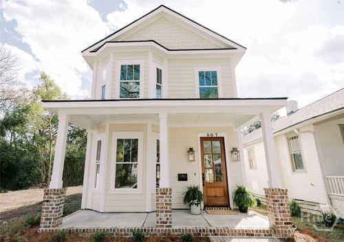 807 E 33rd St, savannah, GA, 31401-7713 | Card Image