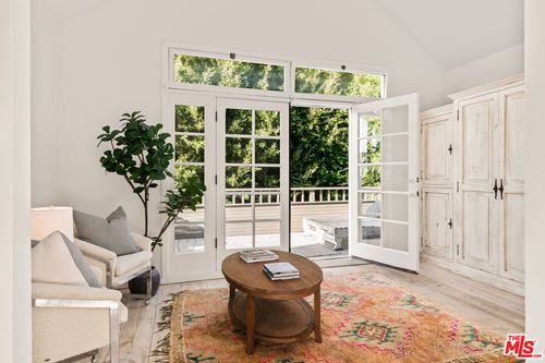 46 Wavecrest Ave, Venice, CA, 90291-3211 | Card Image