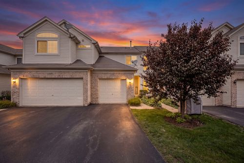 0-3371 Blue Ridge Dr, Carpentersville, IL, 60110-3600 | Card Image