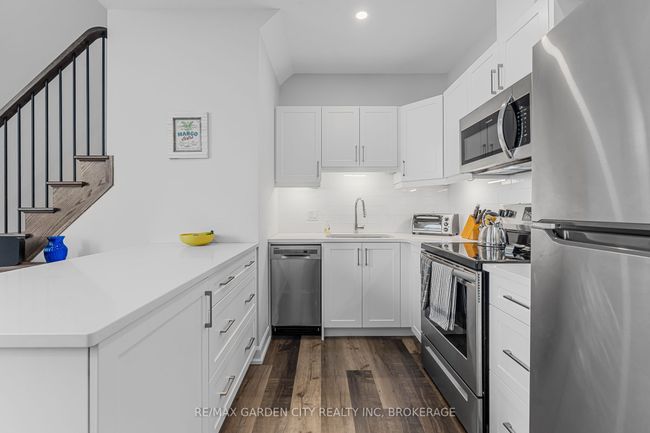 10 - 405 Merritt St, Condo with 2 bedrooms, 2 bathrooms and 1 parking in Saint Catharines ON | Image 6