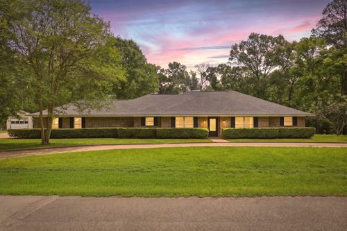 9465 Peninsula Dr, Tyler, TX, 75707-3653 | Card Image