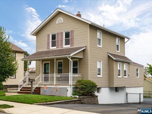 521 9th St, Carlstadt, NJ, 07072-1214 | Card Image