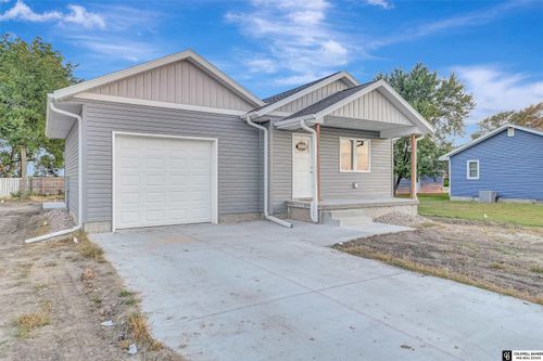 113 E 4th St, Wood River, NE, 68883-9121 | Card Image