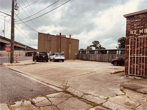 42 Westbank Expy Hov Ln, Gretna, LA, 70053 | Card Image