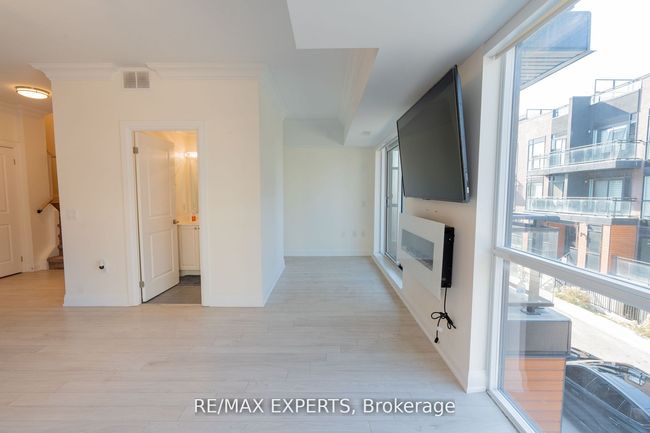 703 - 5299 Highway 7 Road, Condo with 2 bedrooms, 3 bathrooms and 1 parking in Vaughan ON | Image 7