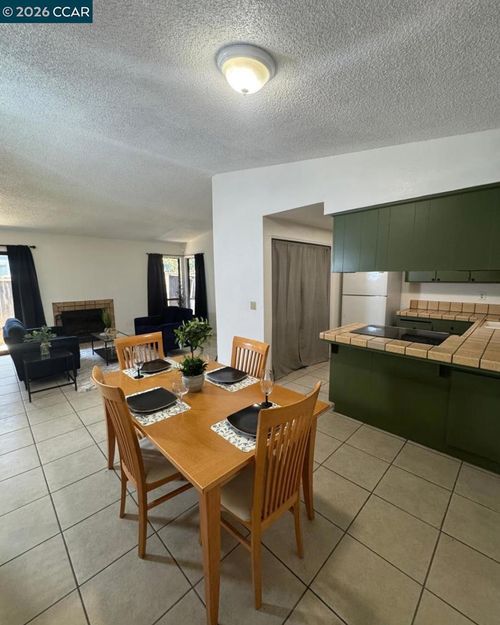 7516 Whisperwillow Dr, Sacramento, CA, 95828-4158 | Card Image