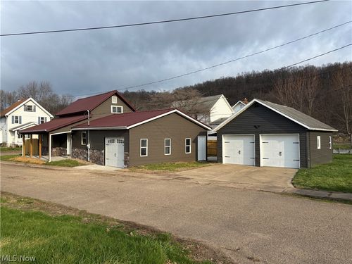 241 Mckinley Ave, Newcomerstown, OH, 43832-1145 | Card Image