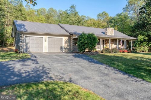 1967 Pinetown Rd, WELLSVILLE, PA, 17365-9205 | Card Image