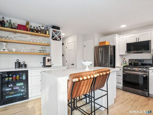1117-1117 Black Rock Tpke, Fairfield, CT, 06825-4104 | Card Image
