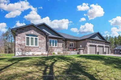 27 Houben Cres, House other with 3 bedrooms, 3 bathrooms and 12 parking in Oro Medonte ON | Image 1