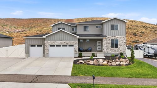 2323 E Patriot Dr, Eagle Mountain, UT, 84005-6283 | Card Image