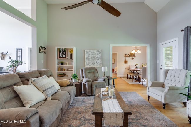 great room | Image 8