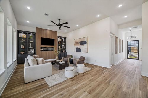 4101 Kewanee St, Houston, TX, 77051-2443 | Card Image