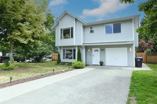 1966 13th St, Courtenay, BC, V9N8Y6 | Card Image