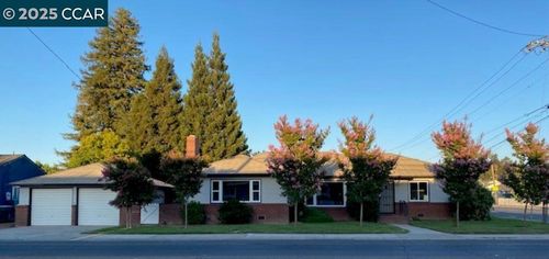 571 Gray Ave, Yuba City, CA, 95991-4864 | Card Image