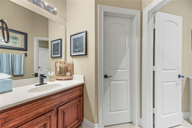 Alternate view of upstairs bathroom. | Image 40