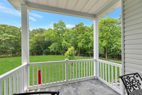 89 Lakeside Ct, Shirley, NY, 11967-3640 | Card Image