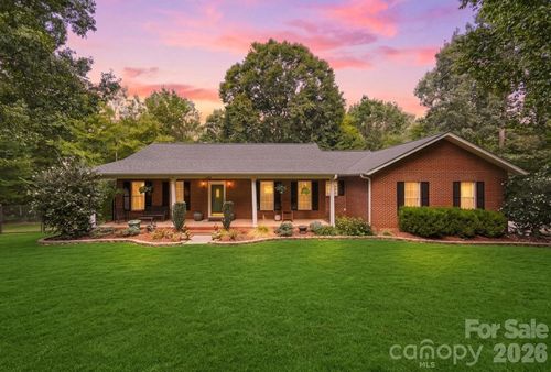 112 Jennings Ln, Taylorsville, NC, 28681-8040 | Card Image