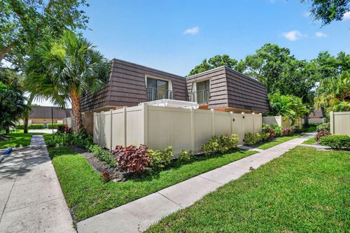 7109 71st Way, West Palm Beach, FL, 33407-6752 | Card Image