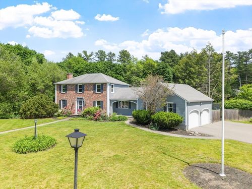 2 Rourke Ln, Lynnfield, MA, 01940-1105 | Card Image