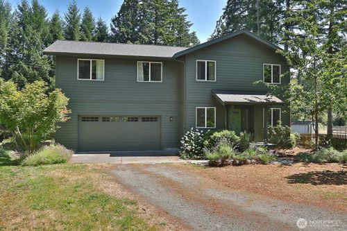 4194 Moorland Pl, Clinton, WA, 98236-9539 | Card Image