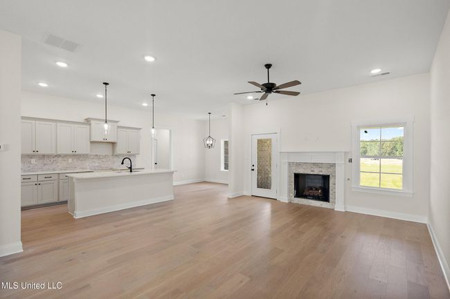 Pecan | Image 9