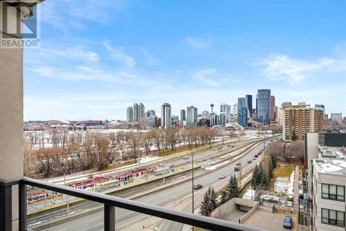 38 9 St Ne, Calgary, AB, T2E7X9 | Card Image