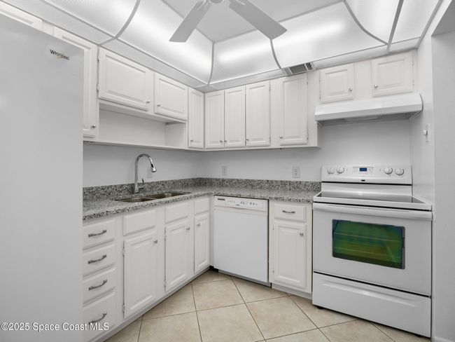 11206 - 2700 N Highway A1a, Condo with 2 bedrooms, 2 bathrooms and null parking in Indialantic FL | Image 6