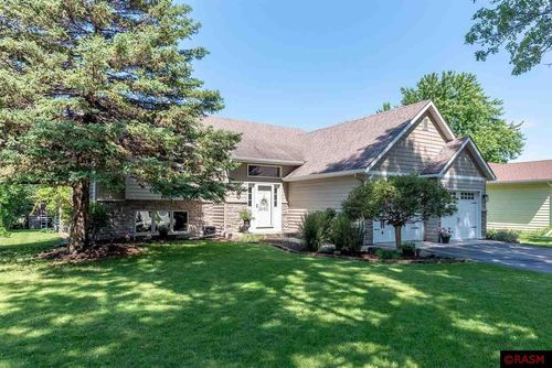 2045 Roberta Dr, North Mankato, MN, 56003-1536 | Card Image
