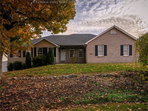 243 Maple Rd, Hurricane, WV, 25526-9339 | Card Image