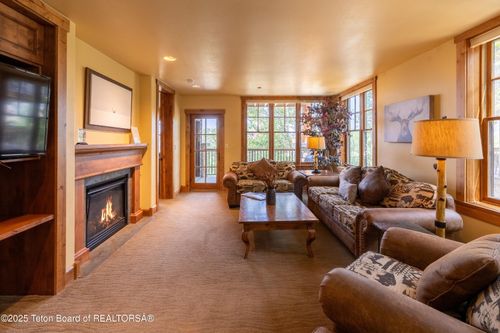 04820-548 Snow King Loop, Jackson, WY, 83001-8373 | Card Image