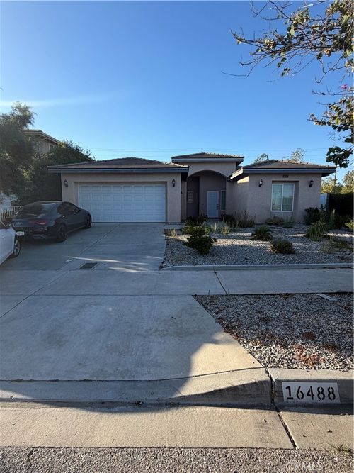 16488 Pine Forest St, Fontana, CA, 92336-1460 | Card Image