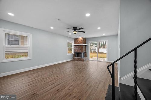 16 Barrington Ln, Willingboro, NJ, 08046-3915 | Card Image