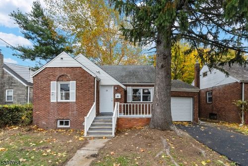 11 Carrelton Dr, Paterson, NJ, 07522-1006 | Card Image