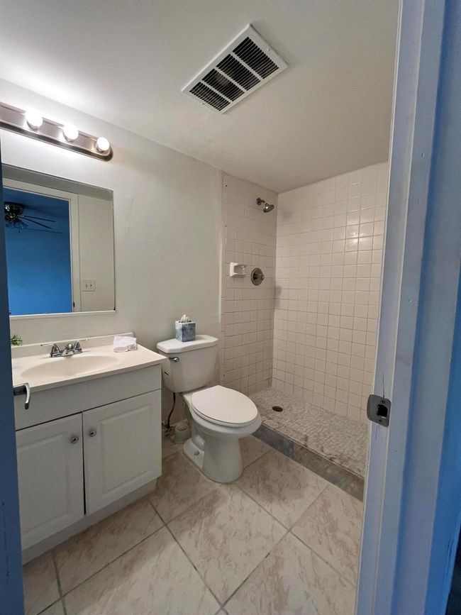 4204 Waterview Cir, Condo with 2 bedrooms, 3 bathrooms and null parking in Palm Springs FL | Image 33