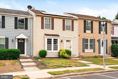 19 James Cubberly Ct, Hamilton, NJ, 08610-2726 | Card Image